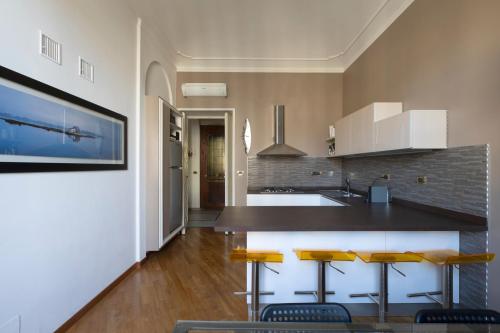 Kuchyňa alebo kuchynka v ubytovaní Re Umberto luxury apartment