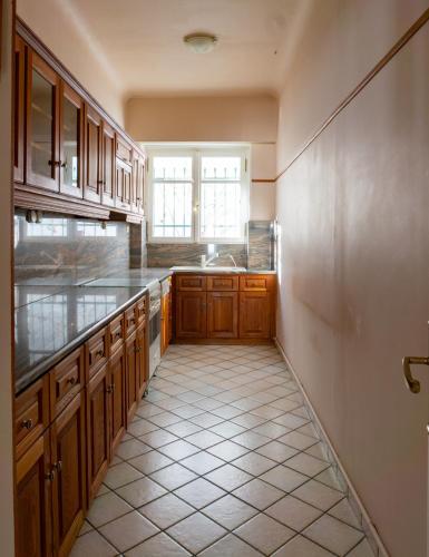 Hadrians Den in Heart of Plaka by JJ Hospitality