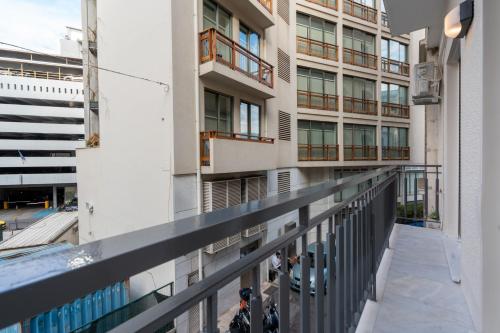 Unique 2 Bedrooms Apartment, Steps to Plaka and City center