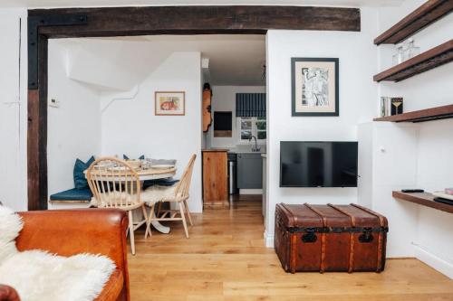 TV a/nebo společenská místnost v ubytování Chalk house - Pet friendly
