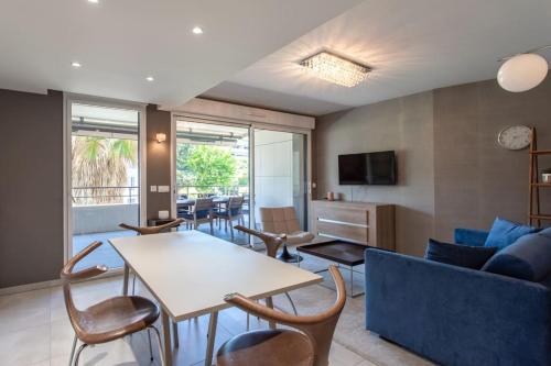 C2 Staywizus - 2 BDR Montfleury - Pool, Garage, Terrace & AC
