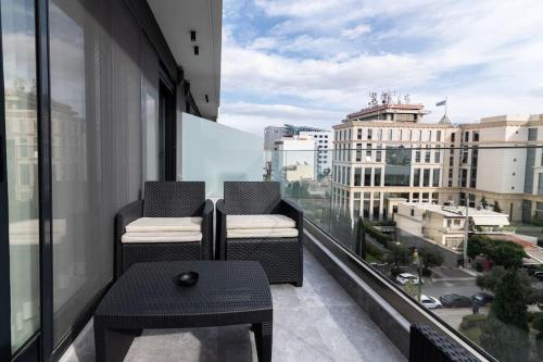 Maisonette TWO overlooking Stavros Niarchos park