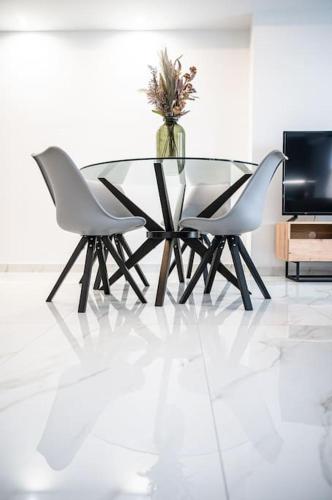 Maisonette TWO overlooking Stavros Niarchos park