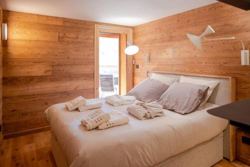 Chalets Solski, luxe, jacuzzi, piscine, sauna, cinéma avec majordome