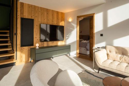 Chalets Solski, luxe, jacuzzi, piscine, sauna, cinéma avec majordome