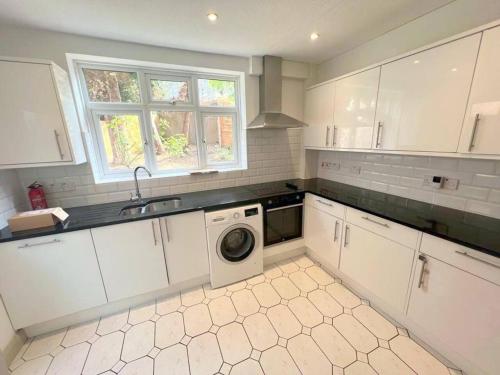 Twin Studio Flat in Sutton - Ground Floor – Photos 5