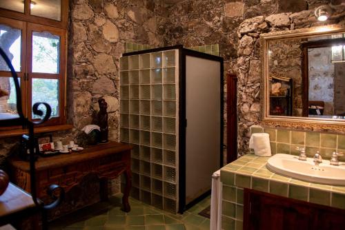 Ένα μπάνιο στο Nirvana Restaurant & Retreat