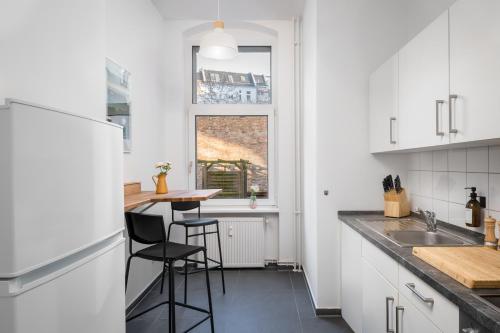 Sonnig & Helle Wohnung Alexanderplatz in 15min zu erreichen, Herthastraße sehr schön und groß für Gruppen geeignet photo 19