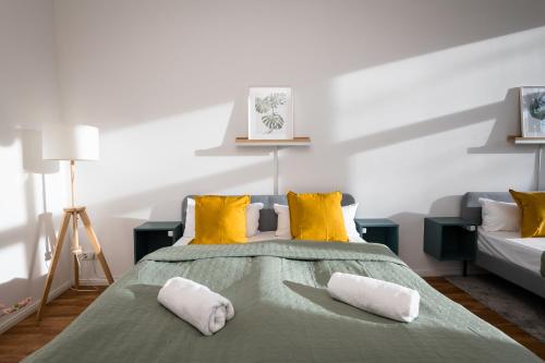 Sonnig & Helle Wohnung Alexanderplatz in 15min zu erreichen, Herthastraße sehr schön und groß für Gruppen geeignet photo 14