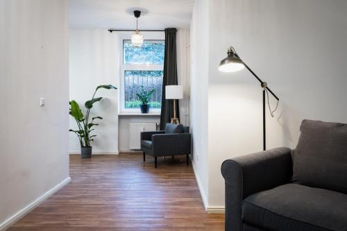 Sonnig & Helle Wohnung Alexanderplatz in 15min zu erreichen, Herthastraße sehr schön und groß für Gruppen geeignet photo 24