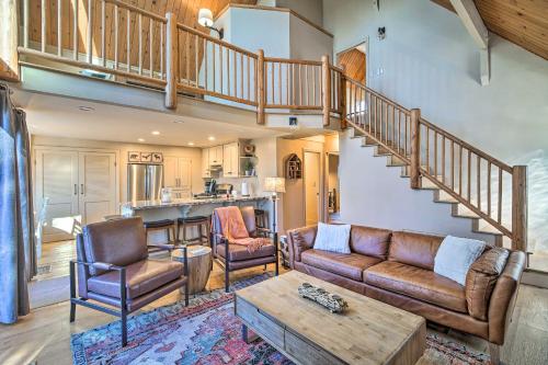 Lake Arrowhead Cabin with Balcony, Near Trails