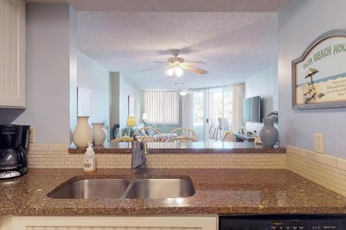 Fotografie z fotogalerie ubytování North Breakers - Unit 202, Wood Ave v destinaci East End