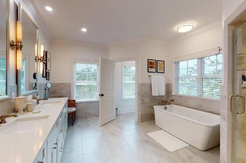 Ένα μπάνιο στο Keep Palm and Carry on - 4327 Sixth St