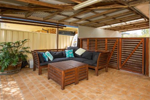 Zona de estar de Sunbaker Pet Friendly Awards Finalist 4 Mins Walk to Culburra Beach