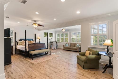 Postel nebo postele na pokoji v ubytování Don't Worry, Beach Happy - 4327 Twelth Street