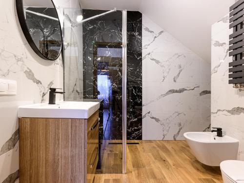 Kúpeľňa v ubytovaní VisitZakopane - Hrabia Apartment