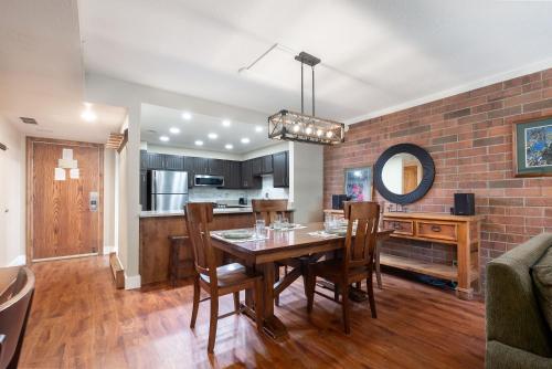 Kuchyň nebo kuchyňský kout v ubytování PARK STATION 111 condo