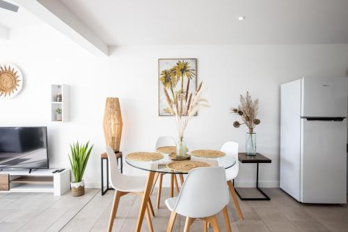 Kuchyň nebo kuchyňský kout v ubytování Baie Nettle Beach Villa 2080