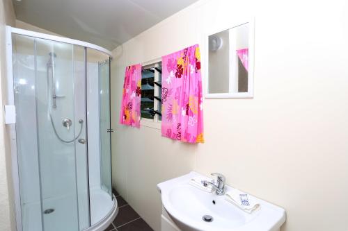 Kylpyhuone majoituspaikassa Ranginuis Retreat