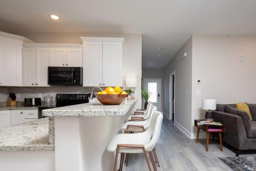 Gallery image of Lovely 4BR King Beds Steps To Beach And Pier H in Myrtle Beach