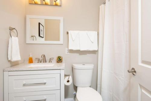 Lovely 4BR King Beds Steps To Beach And Pier H photo 33