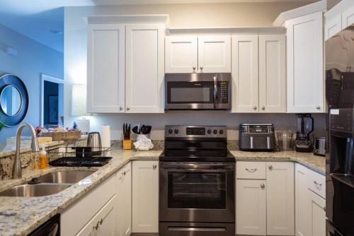 Lovely 4BR King Beds Steps To Beach And Pier H photo 19