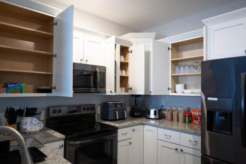 Lovely 4BR King Beds Steps To Beach And Pier H photo 12