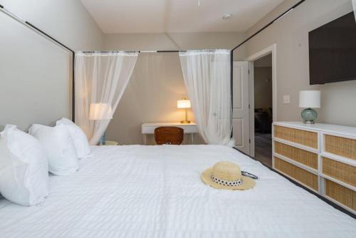 Lovely 4BR King Beds Steps To Beach And Pier H photo 6