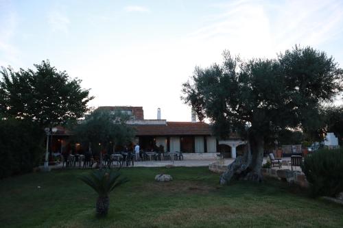 Κήπος έξω από το Agriturismo Masseria Alberotanza