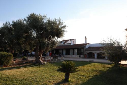 Κήπος έξω από το Agriturismo Masseria Alberotanza