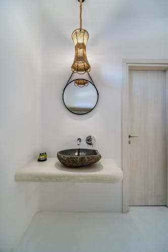Φωτογραφία από το άλμπουμ του Amethyst Luxury Suites Oia στην Οία