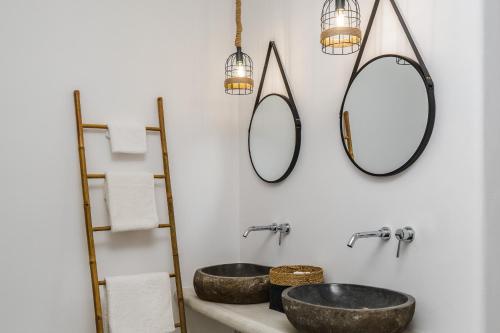 Ένα μπάνιο στο Amethyst Luxury Suites Oia