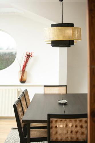 Fotografie z fotogalerie ubytování Unique 5 Bedroom Apartment w Exposed Beams in Copenhagen v Kodani
