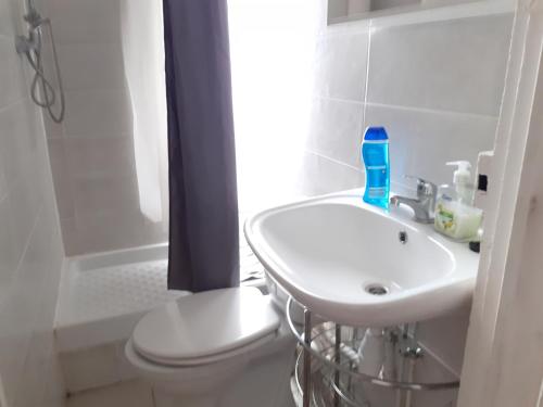 Fotografia z galérie ubytovania COSY APPARTEMENT ENTIER 2 PIECES A PARIS. v Paríži