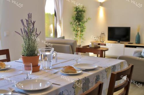 Villa Lilac - walking distance to beach
