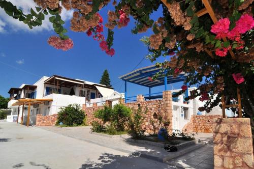 Το κτήριο όπου στεγάζεται  το διαμέρισμα