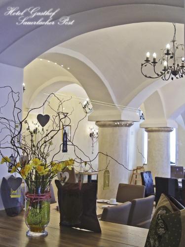 Posezení v ubytování Hotel Sauerlacher Post