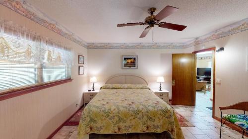 Ένα ή περισσότερα κρεβάτια σε δωμάτιο στο BARRONHAUS home