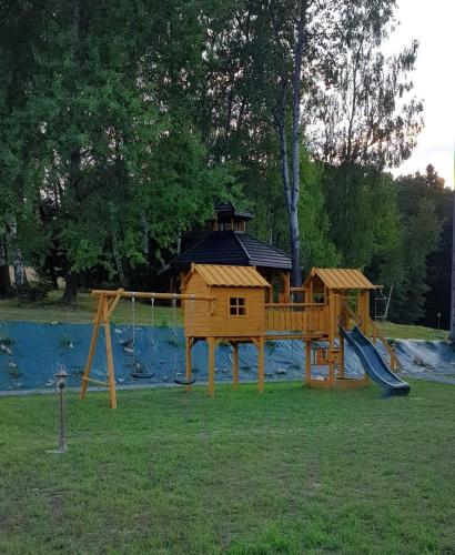 Kawasan permainan kanak-kanak di Bieszczadzkie Dworki