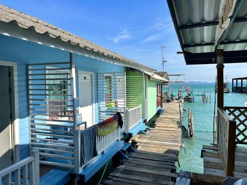 Balkón nebo terasa v ubytování Koh Chang Baanrimtalay