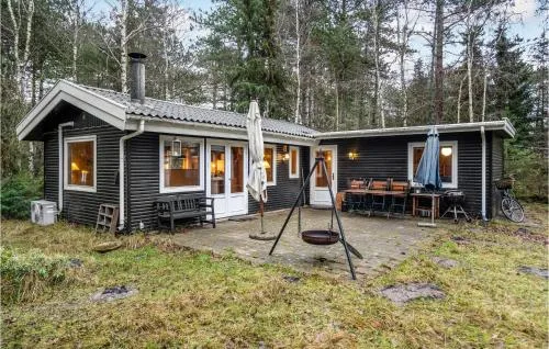 Stunning home in Store Fuglede with 2 Bedrooms picture