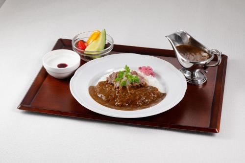 Makanan di atau berdekatan hotel