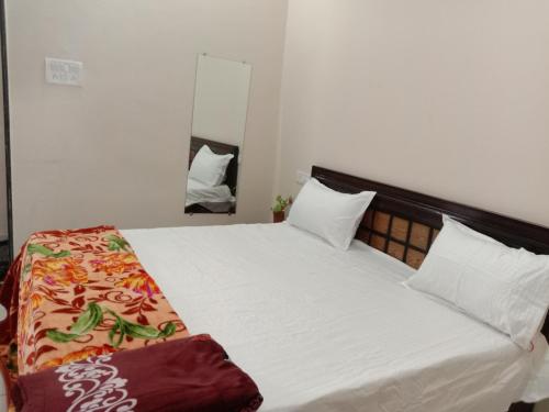 Gallery image of Aradhya Prime Home Stay in Garudeshwar