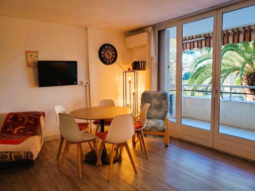 FREJUS PLAGE Miougrano T2 55m2 Climatise Piscine