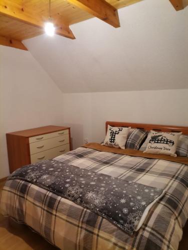 Postel nebo postele na pokoji v ubytování MAJA - kuća za odmor, 150m od skijališta