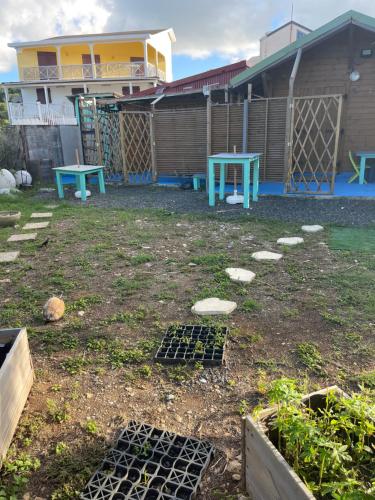 Zahrada ubytování 2 Bungalows au bord de la plage de montal a moule loués individuellement ou ensemble