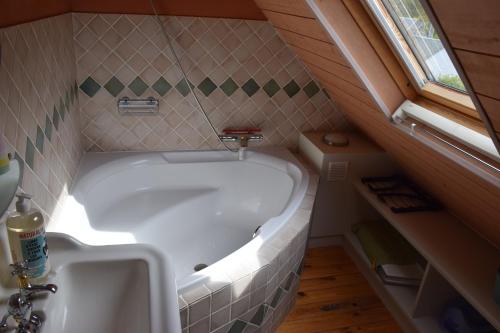 Photo de la galerie de l'établissement Petit duplex de charme sous les toits du Mont-Dore, à Le Mont-Dore