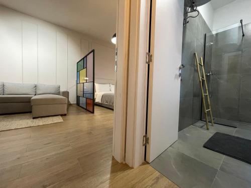 Bilik mandi di Square 21 Apartments