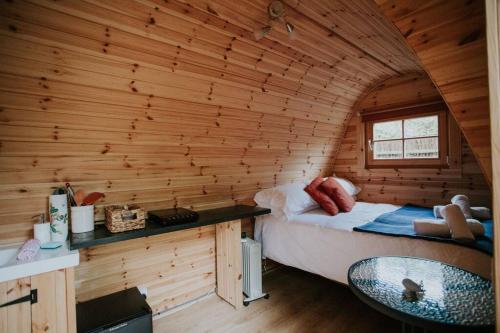 river-side-cabin-with-hot-tub-snowdonia-barmouth-updated-prices-2024