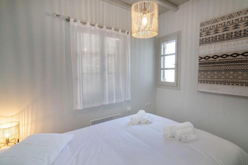 Gallery image of Apopsis Tinos View in Triandáros